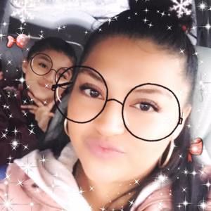 Meet your Posher, Estefania